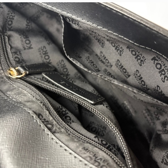 Michael Kors Black and Tan Shoulder Bag - Picture 5 of 7